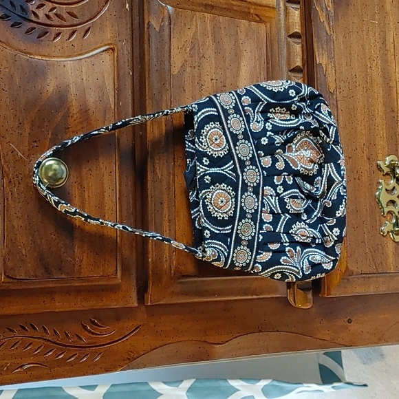 Vera Bradley Handbags - ⭐Host Pick⭐Compact Vera Bradley Quilted Hannah Bag in Cafe Latte Shade